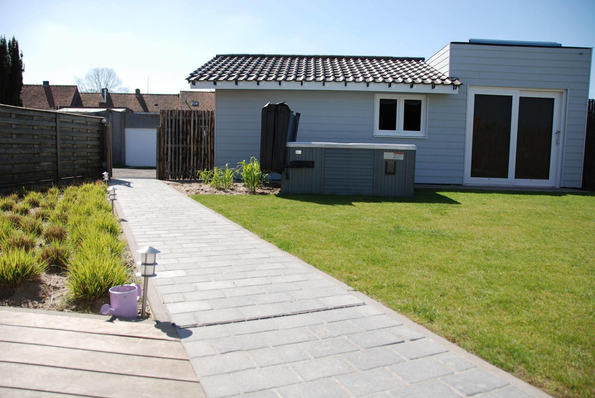 Holiday Home Garnaalhuisje Oostduinkerke Bagian luar foto